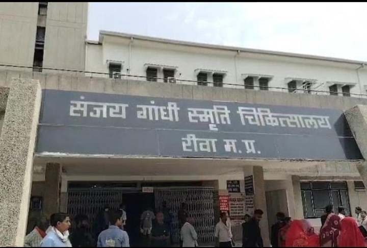 रीवा के संजय गांधी स्मृति चिकित्सालय में कल्पना मिश्रा मौत मामले की मजिस्ट्रेटियल जांच, CCTV फुटेज और दस्तावेजों की जांच