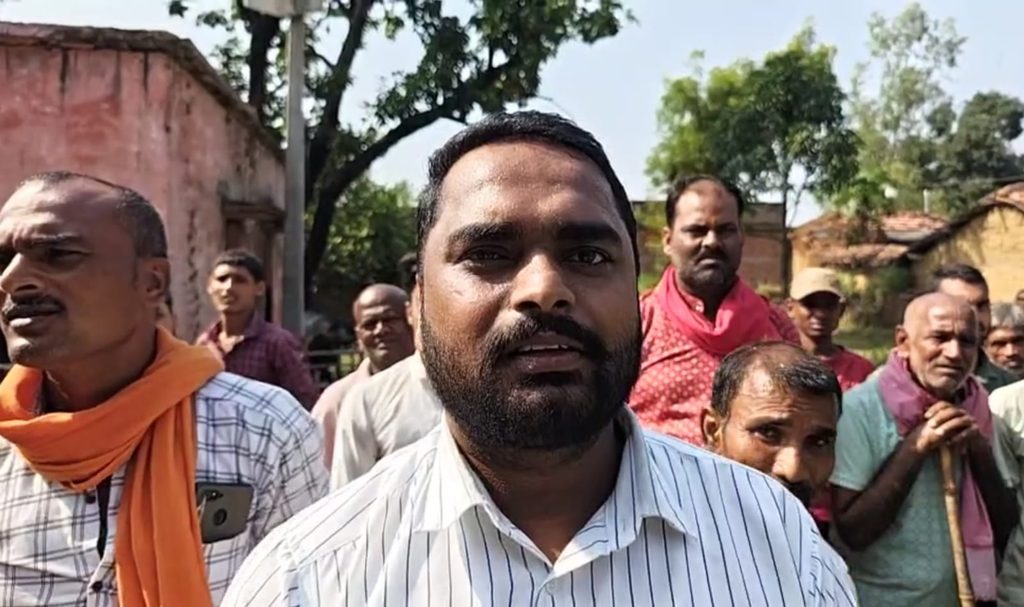 पनगड़ी में प्रस्तावित रोझौही परमाणु ऊर्जा संयंत्र के खिलाफ ग्रामीणों का प्रदर्शन रोझौही न्यूक्लियर पावर प्लांट के विरोध में पनगड़ी में प्रदर्शन करते ग्रामीण